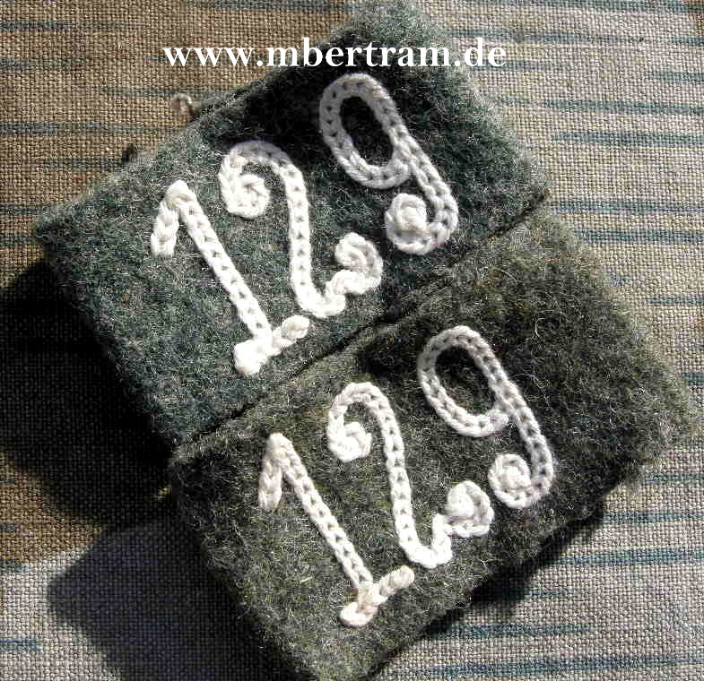 Pärchen Schulterklappenaufschübe Infanterie Rgt. 129