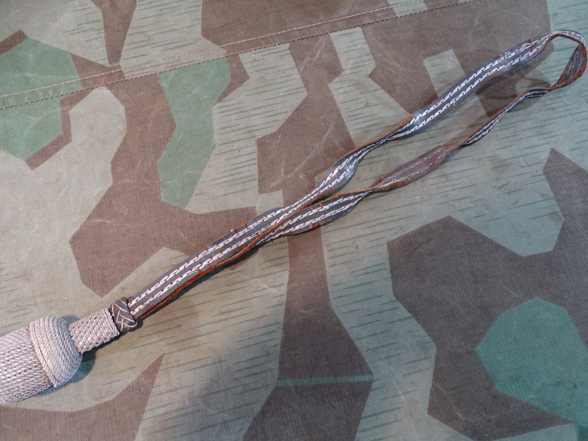 Wehrmacht Offiziers Portepee für Säbel 2 Metallfaden Durchzüge, getragen