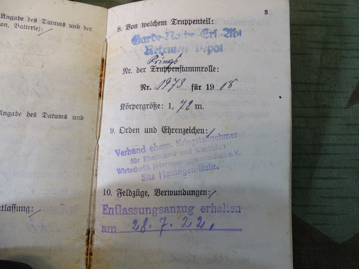 2 Wehrpässe 1. u 2. Weltkrieg mit 2 Hüllen u. Urkunde Ehrenkreuz f. Frontkämpfer 2 Wehrpässe 1. u 2. Weltkrieg mit 2 Hüllen u. Urkunde Ehrenkreuz f. Frontkämpfer