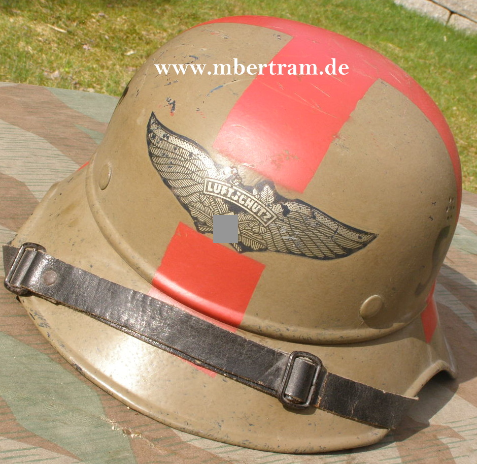 Werks Luftschutz Stahlhelm der Firma " Steiff", LS Adler