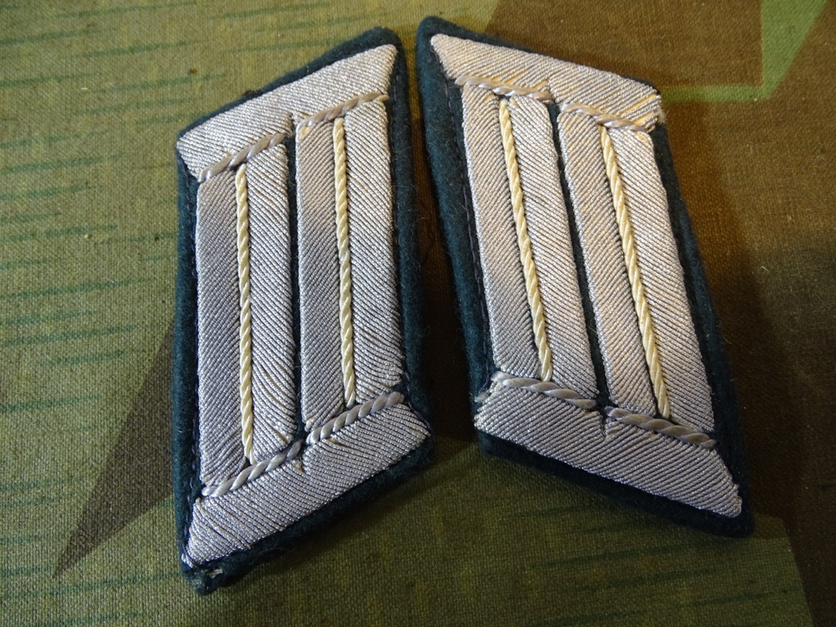 Paar Kragenspiegel für einen Offizier Infanterie der Wehrmacht