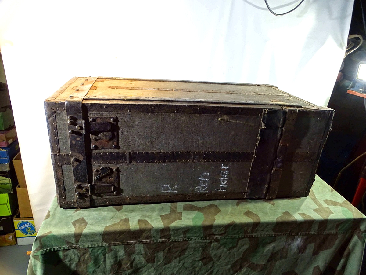 Großer aufwendig gearbeiteter Offizierskoffer um 1890-1918 / 1. Weltkrieg 