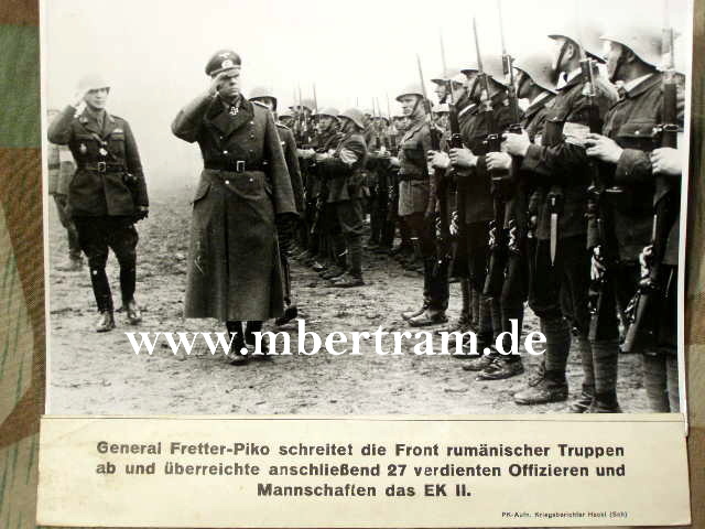 General Fretter Piko, rumän. Truppen, verleiht EK 2`s. 1942