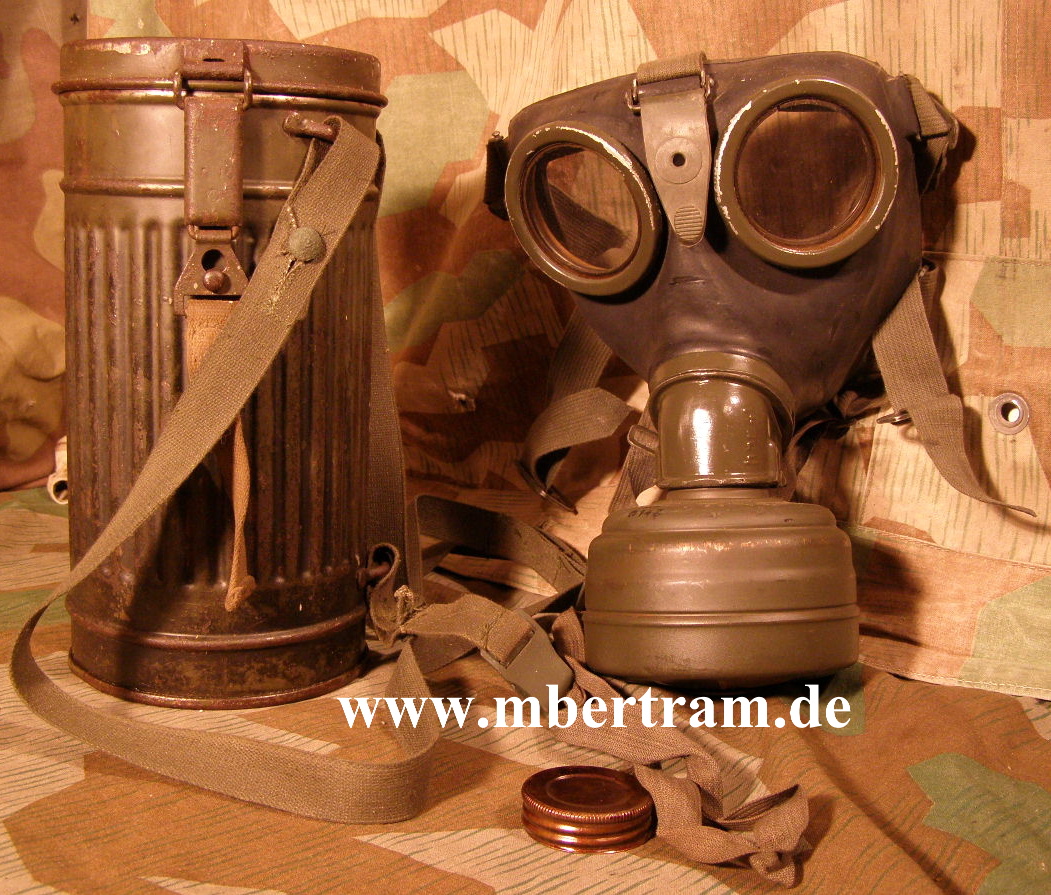 Wehrmacht GASMASKE, MITTELHOHE BLECHDOSE, 1937