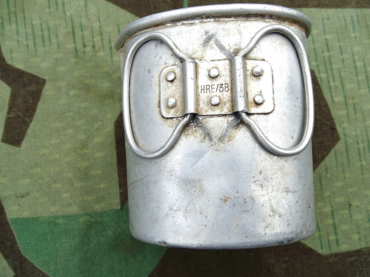 Feldflaschen Trinkbecher für HJ / Allg SS / NSKK / Parteimodell  " HRE 38" - Fa.in  Esslingen Feldflaschen Trinkbecher für HJ / Allg SS / NSKK / Parteimodell  " HRE 38" - Fa.in  Esslingen