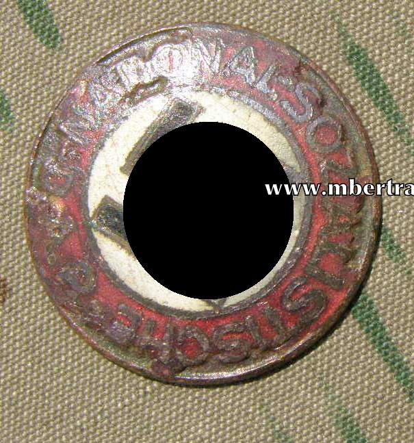 NSDAP PARTEIABZEICHEN, EMAILLIERT, Fundstück, o. Nadel