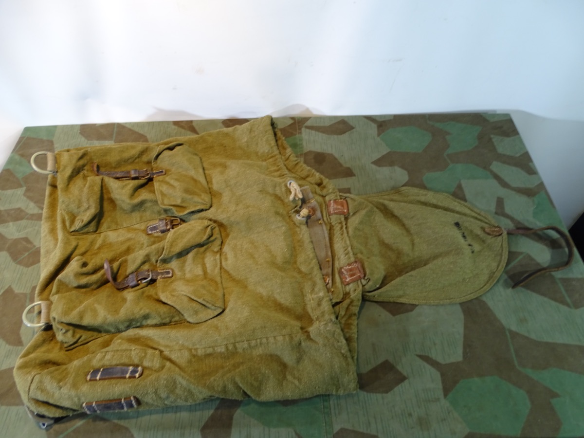 Später Wehrmachts Heeres Rucksack mit RB Nummer, Träger Uffz. Marke