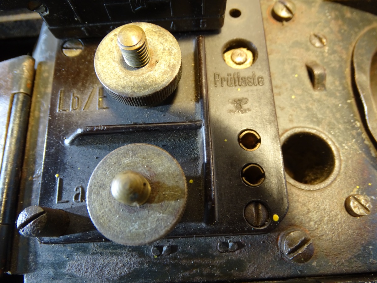 Feldtelefon der Wehrmacht, alle großen Bauteile Jahresgleich von 1944 Feldtelefon der Wehrmacht, alle großen Bauteile Jahresgleich von 1944