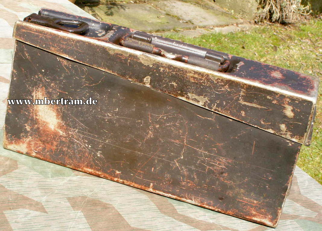 WH Gurtkasten MG 42/MG 34. ALU, dunkelgrün