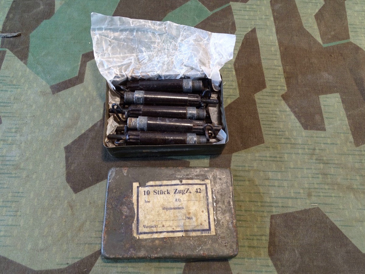 10 Stück Zugzünder 42 in Originalbox mit Packzetteln und WaA