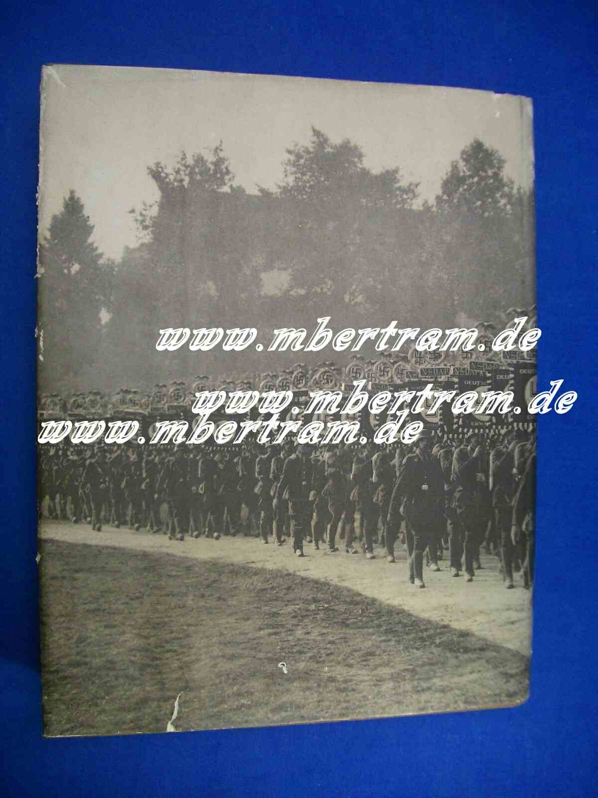 "Deutschland Erwacht". Schutzeinband vorhanden 1933
