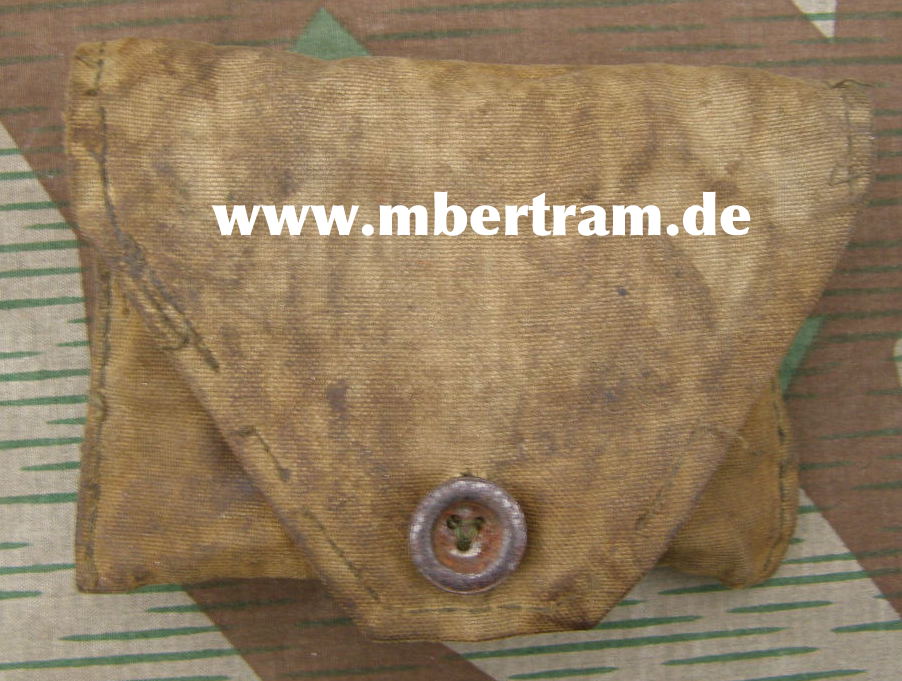 WH Kradmelder Brille, Ledereinfassung, Etui. Hst. u Jahr 1944.