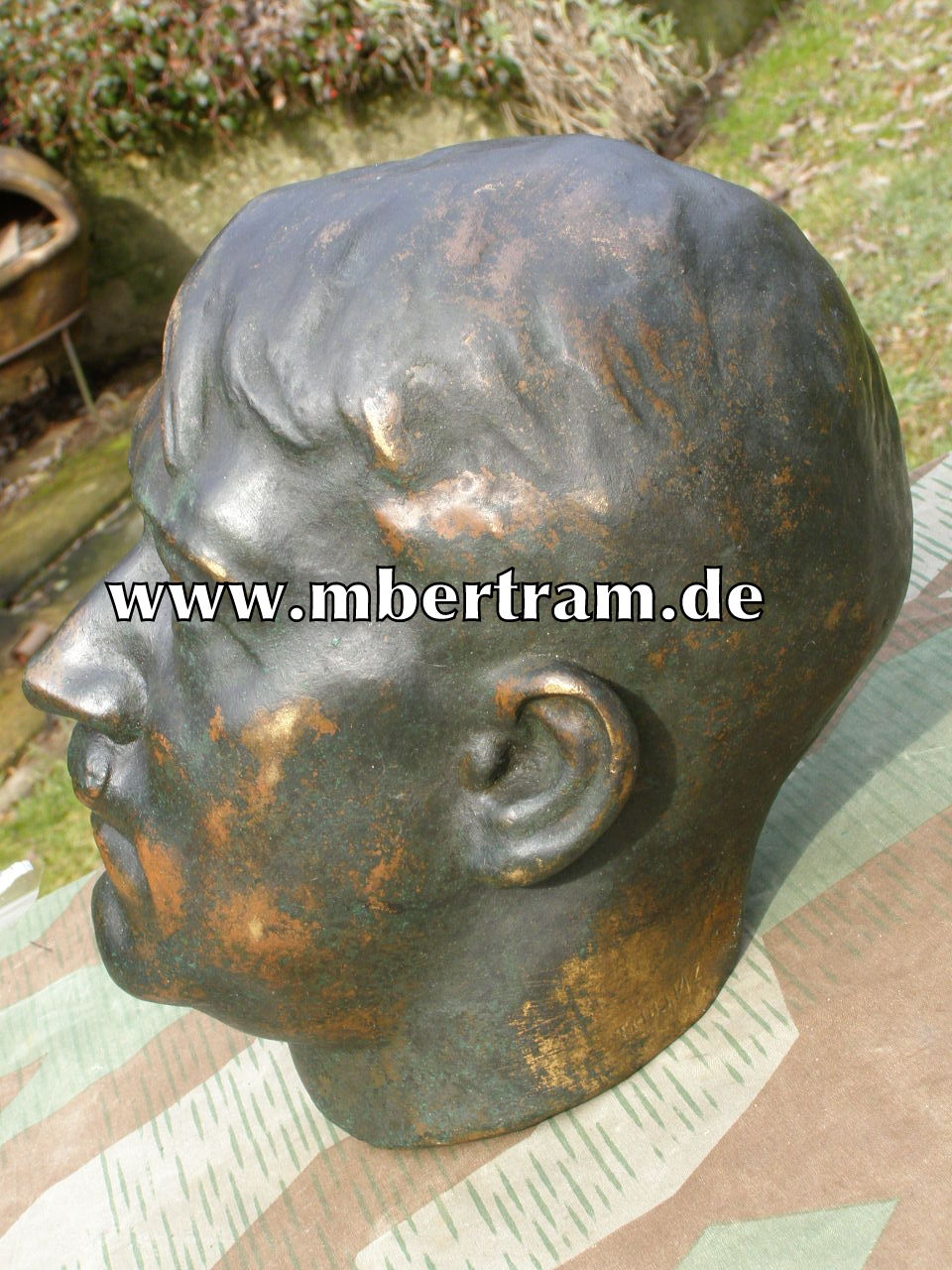 Adolf Hitler - große Bronzebüste, fast 1:1, signiert "Th. Linz"