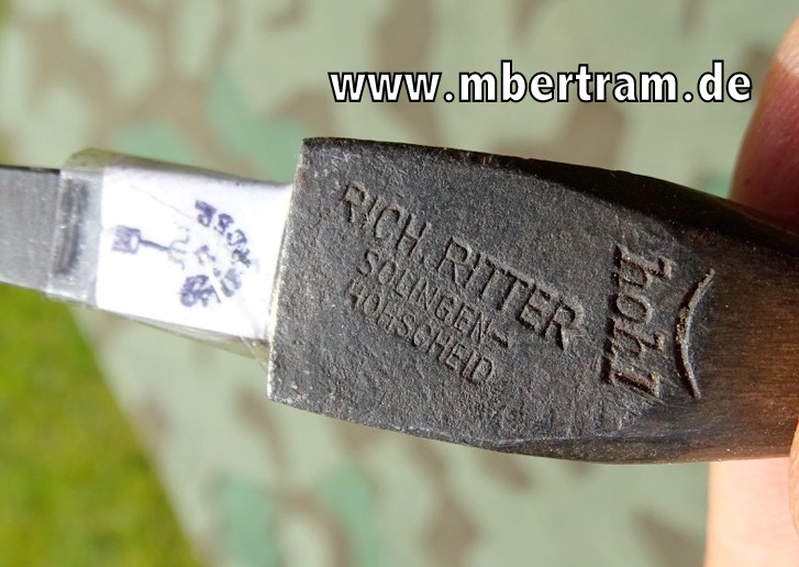 Hersteller Prägestempel der Fa. F. Herder, Solingen " Pik Ass"