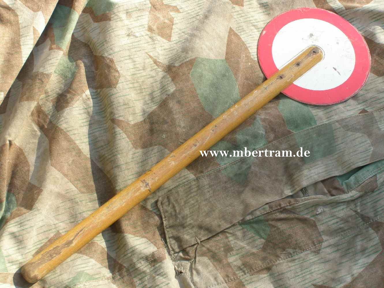 REPLIK: Feldgendarmerie Winkerkelle Rot /Weiß, ca. 53 cm