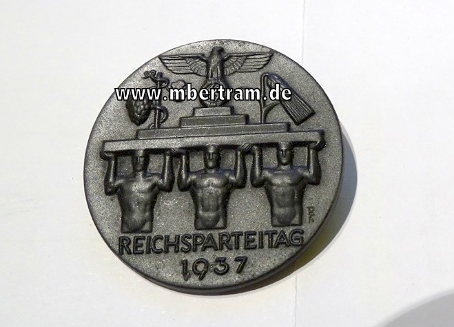 Reichsparteitag 1937 , Metallabzeichen, mit Hersteller Bremer Markneukirchen