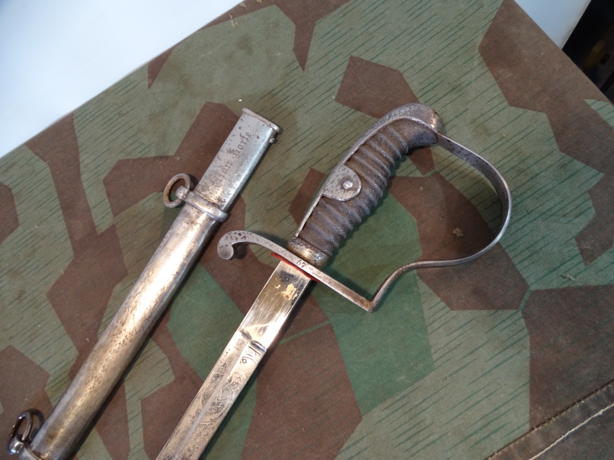 Früher (Ulanen ?) oder Artillerie Säbel, 2 Scheidenringe. Mit Ätzung 1891-94 Früher (Ulanen ?) oder Artillerie Säbel, 2 Scheidenringe. Mit Ätzung 1891-94
