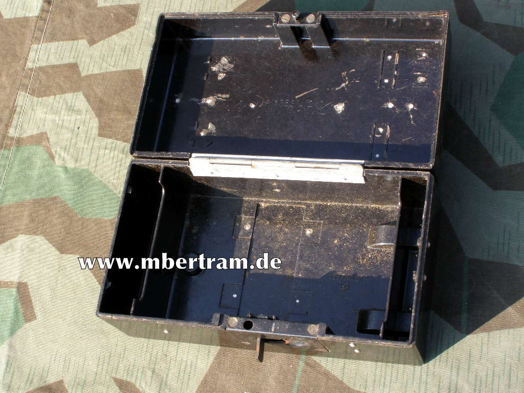 13486-6 Bakelit Zubehöhrkasten f. Einheitslaterne Wehrmacht " eje"