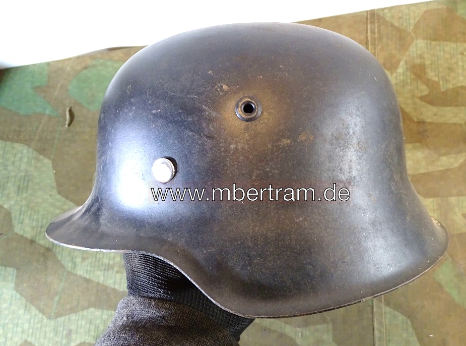 Wehrmachts Stahlhelm  M 42 "ckl 64" weiterbenutzt bei Feuerwehr. Glattes Metall.