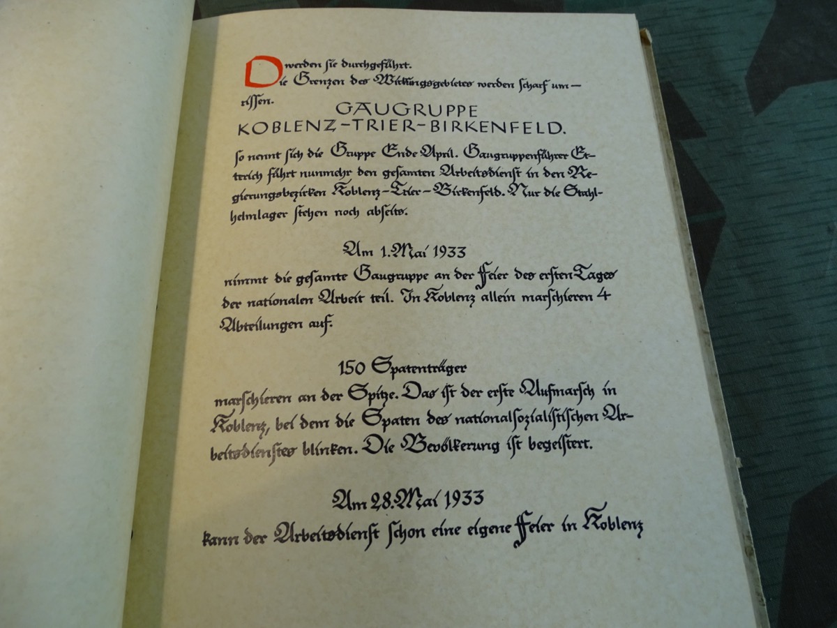 Gau Chronik über die Anfänge des Arbeitsgaues XXIV Mittelrhein. Seltenes und aufwendig gestalltetes Buch-