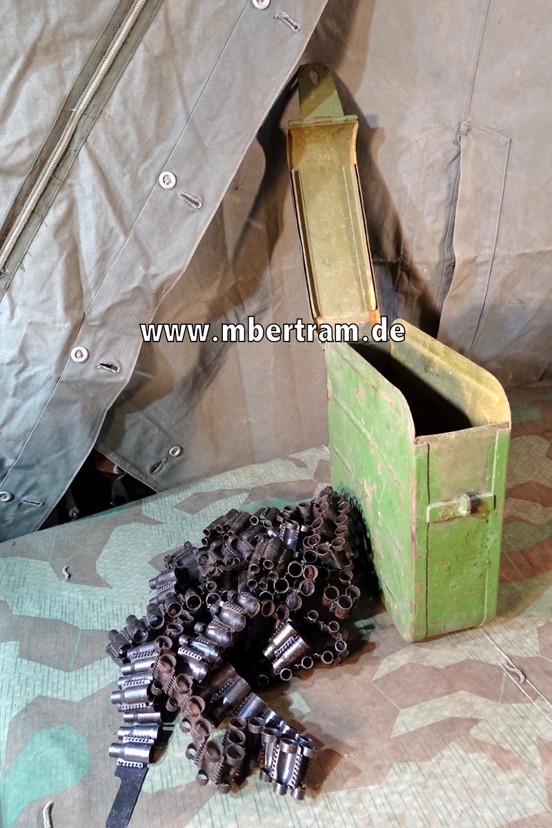 Gurtkasten für das russische MG Maxim M 1910 mit Metallgurt