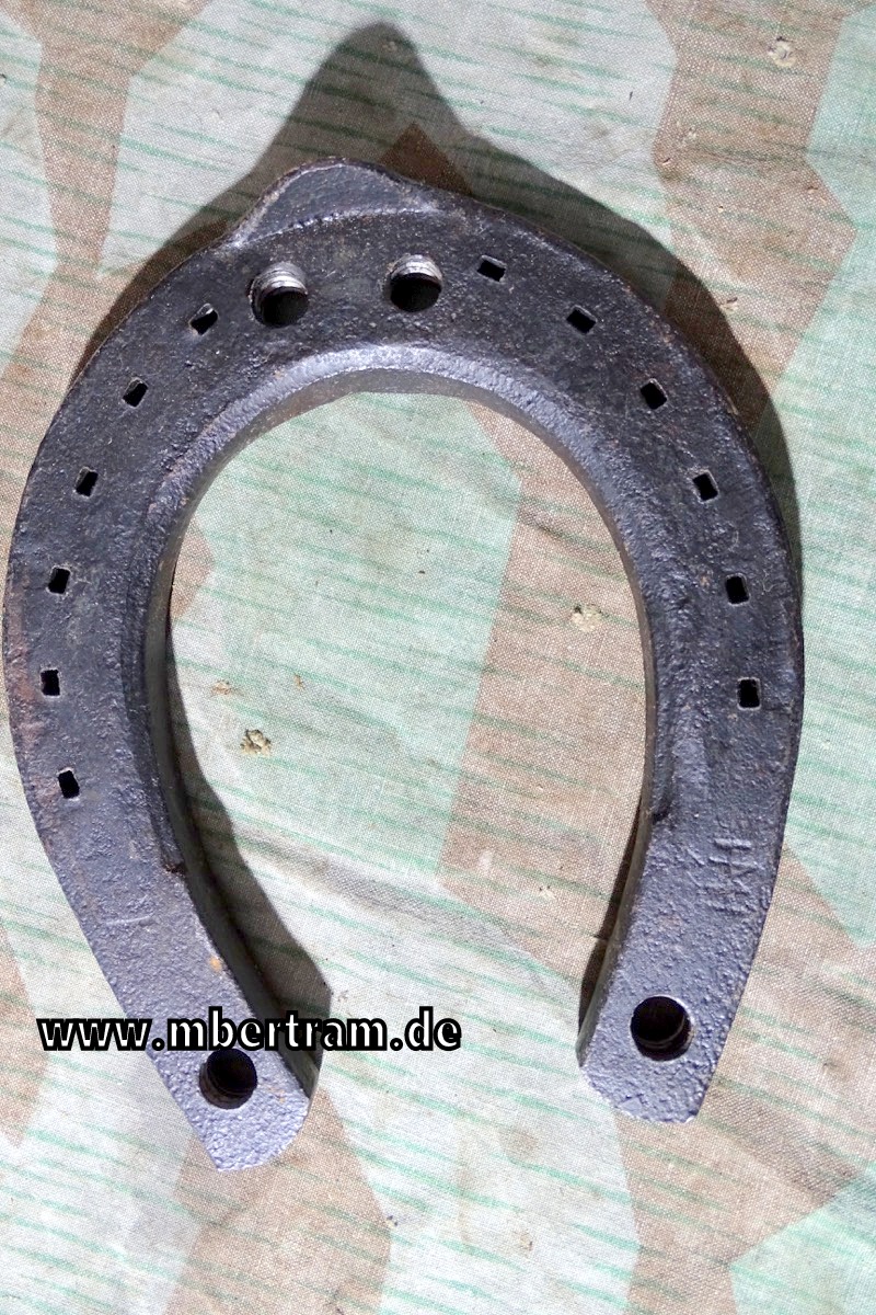 Wehrmacht Hufeisen Gr. H 11,  Stempel  "HMH 1944" schwach lesbar