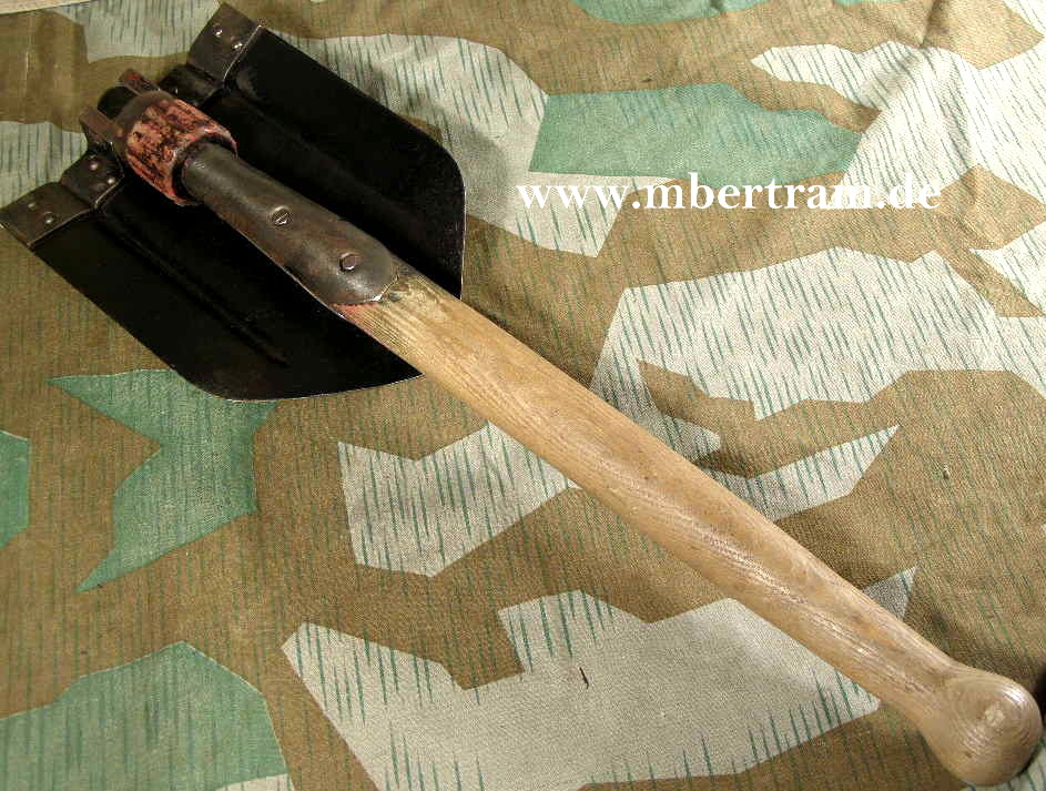 Wehrmacht Klappspaten mit Bakelitschraube