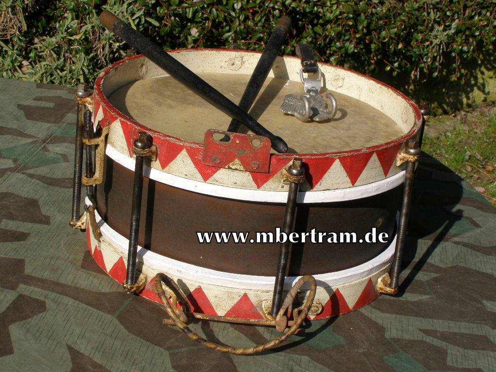 HJ/ DJ Trommel, Durchm. ca. 38 cm, Tragehaken, Stücke