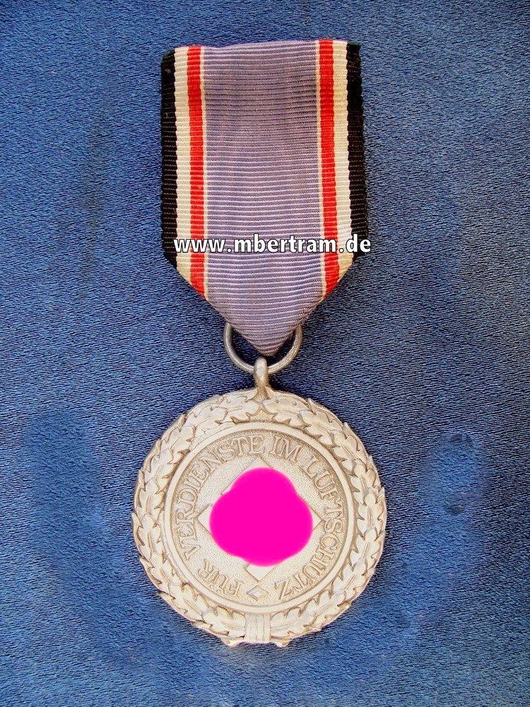 Luftschutz Ehrenzeichen 2.Stufe, Leichtmetall