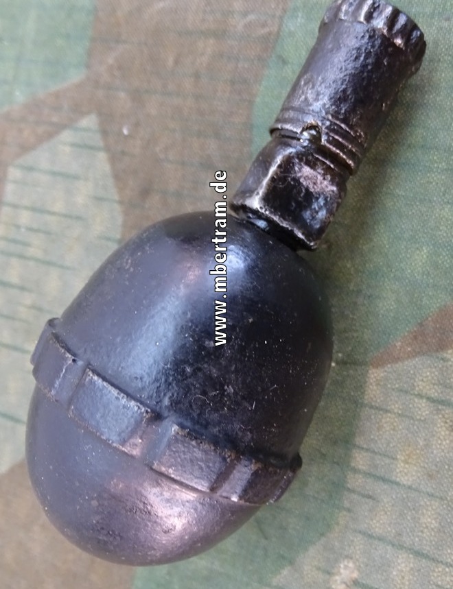 Deutsche  Deko 1 Eierhandgranate M 1917 n.A. mit Zünder und Abzug Seil, Bodenstempel 1 H