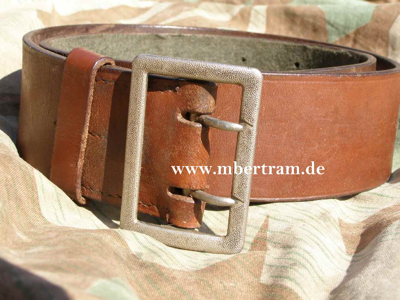 Luftwaffe Offizierskoppel, 2-Dorn, ca. 100cm. Gut erhalten.