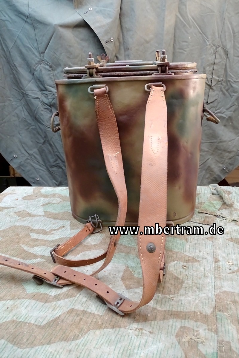 Wehrmacht Essensträger/ Thermocontainer, restauriert, Tarnfarben.