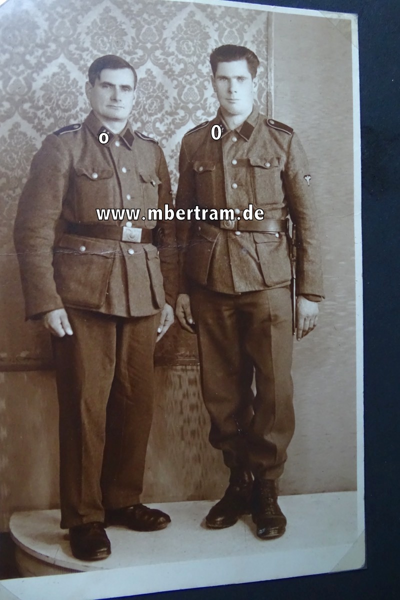 18408-26 Fotoalbum eines Angehörigen der SS Division "Germania"