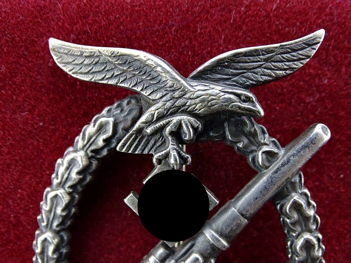 Flakkampfabzeichen der Luftwaffe Buntmetall, versilbert, getönt, mit Kugelkopf Scharnier Flakkampfabzeichen der Luftwaffe Buntmetall, versilbert, getönt, mit Kugelkopf Scharnier