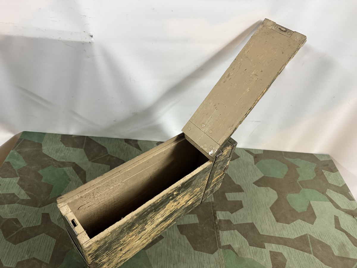 Holz Gurtkasten zum deutschen MG 08 und MG 08/15  des ersten Weltkriegs , Originallack