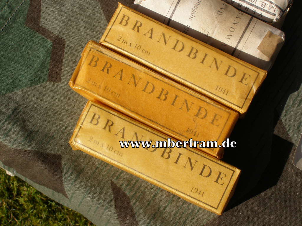 13480-3 Kleine Luftschutz Hausapotheke, Bestückung fast komplett erhalten !