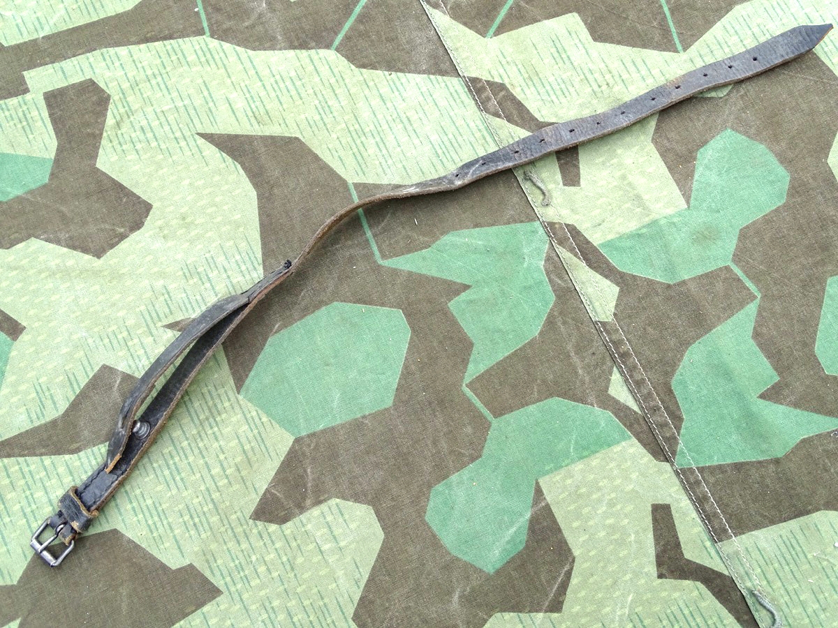 Wehrmacht Doppelpackriemen Herstellercode  "1942", ca. 57 cm