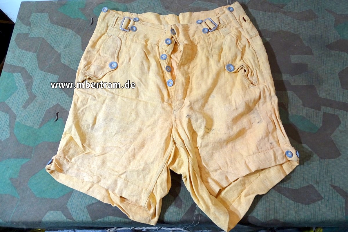 20217-1 Kurze Tropenhose aus Nachlass eines Afrika Korps Angehörigen.