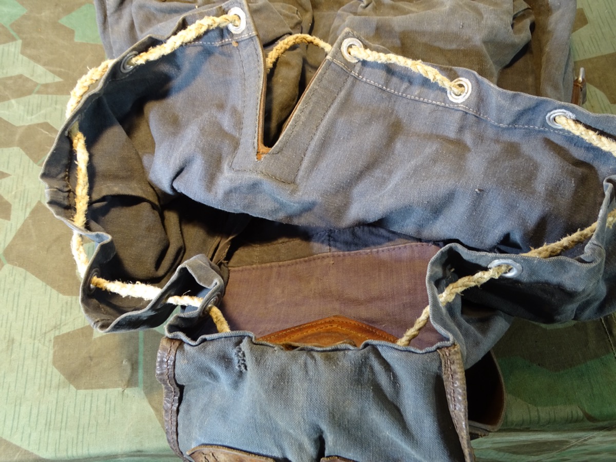 Blaugrauer Luftwaffen Rucksack mit kpl. Beriemung LBA 1937