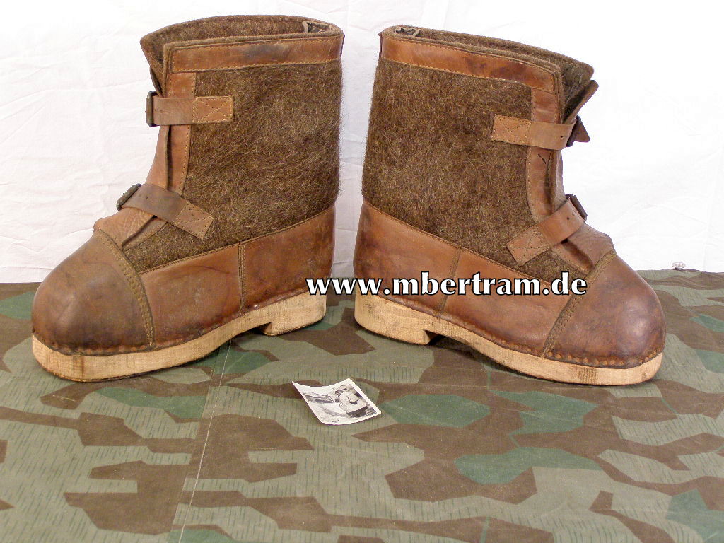 WH Paar schwere Winter Wachstiefel, Foto, Holzsohle. 1943