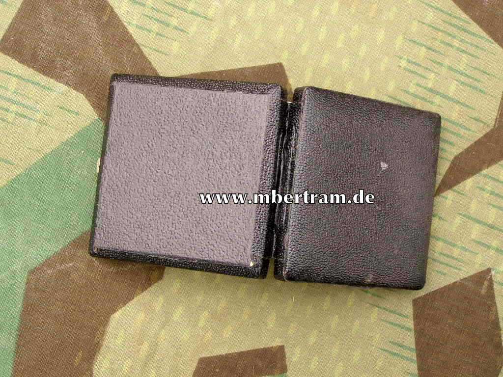 Verwundetenabzeichen 1939 Gold - Buntmetall, im Etui, Hauptmünzamt Wien