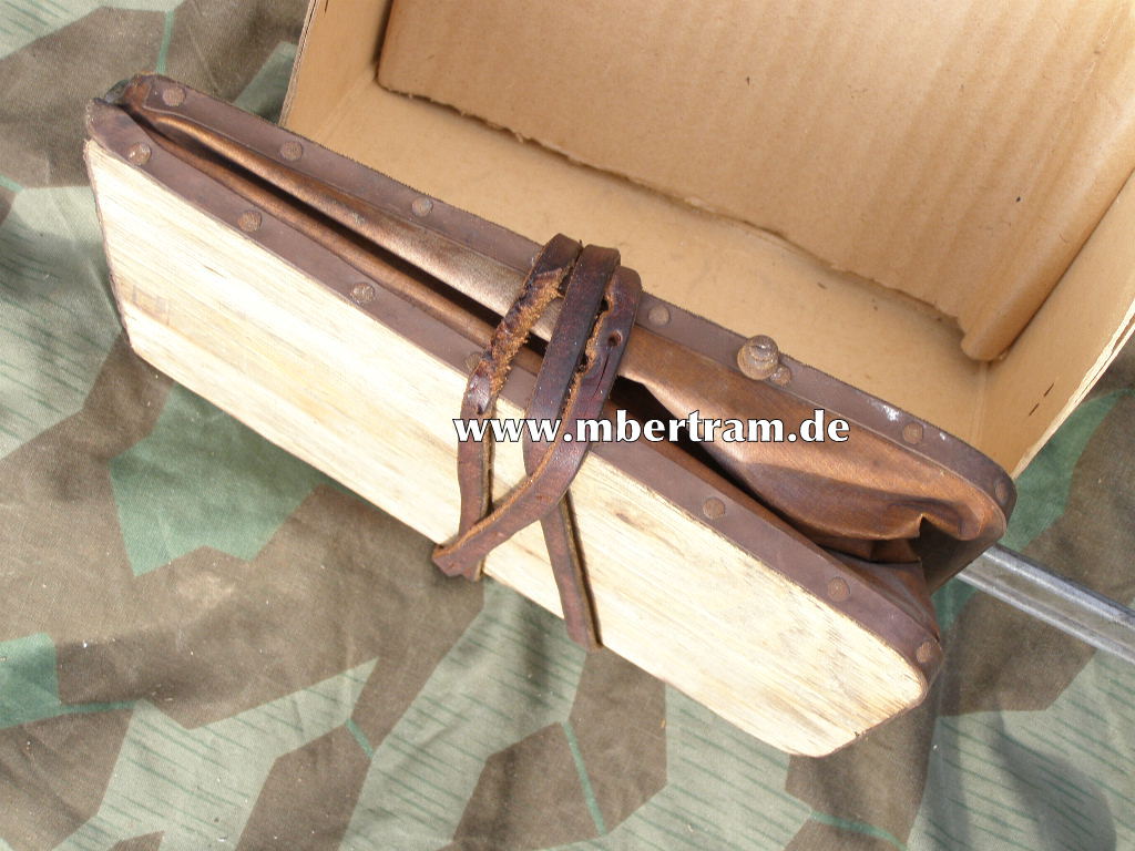 13513-13 Komplettes Luftschutz Gasjäckchen in Originalkarton