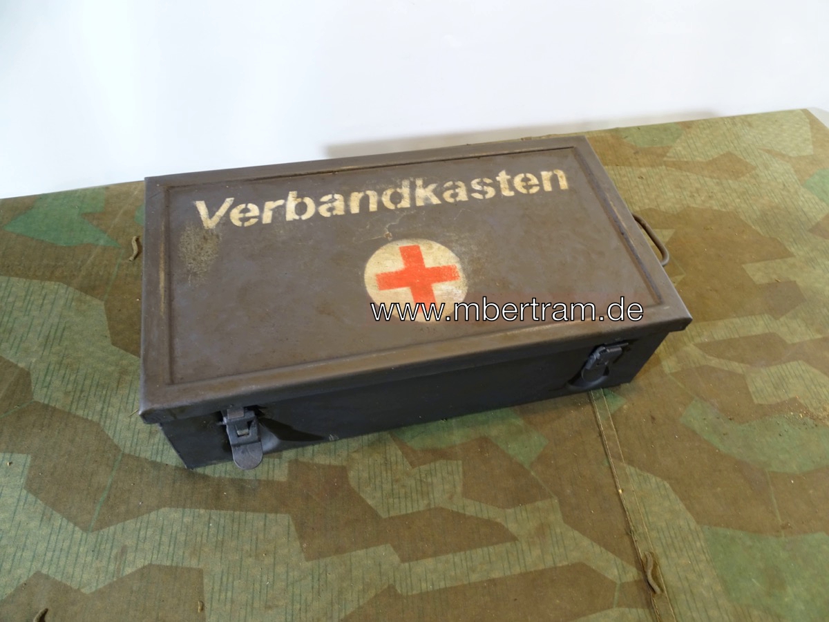 Luftwaffe KFZ Verbandkasten, Metall, blaugrau mit Beschriftung, ohne Inhalt