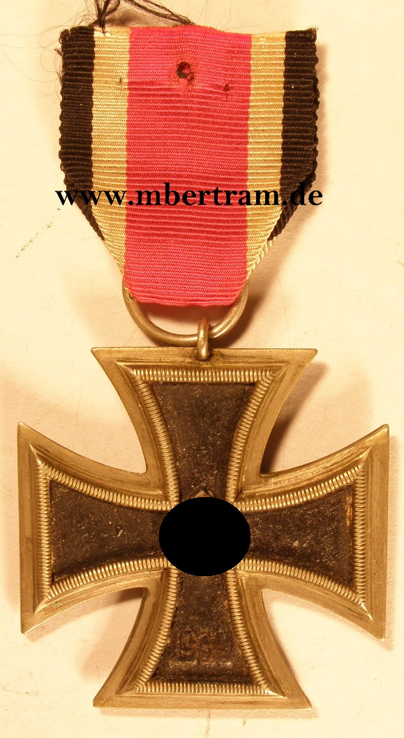 EISERNES KREUZ 1939 2. KLASSE AM BAND HERSTELLER 25