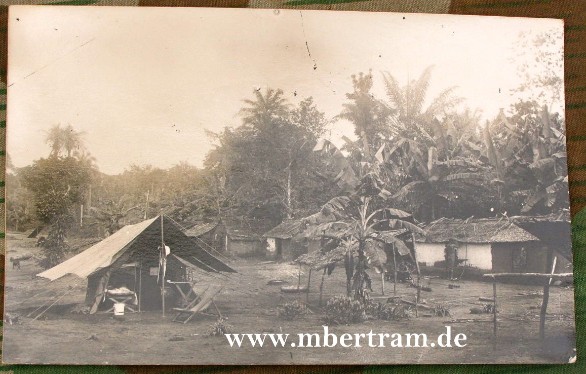 2 Fotos Deutscher Afrika Kolonialoffizier zu Pferde um 1917