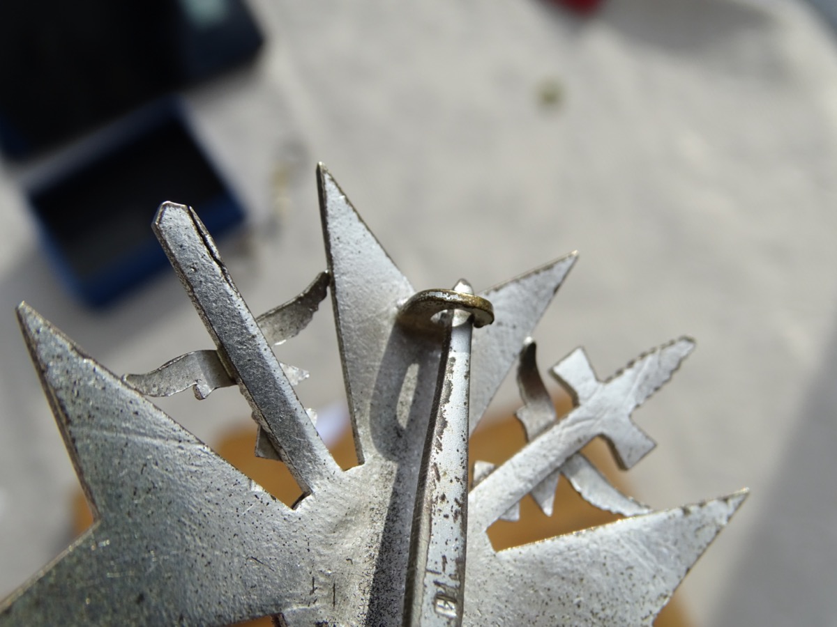 Spanienkreuz in silber mit Schwertern, Buntmetall, versilbert, Hst. 4 -Steinauer, Weitze Rechnung u.- Expertise Spanienkreuz in silber mit Schwertern, Buntmetall, versilbert, Hst. 4 -Steinauer, Weitze Rechnung u.- Expertise