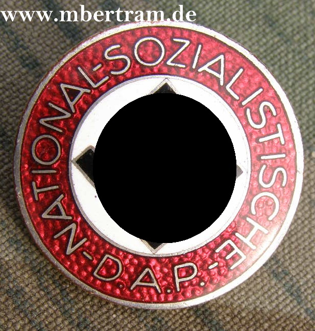 NSDAP Mitgliedsabzeichen , emaillierte Ausführung, sehr guter Zustand RZM M1/63 Steinauer & Lück