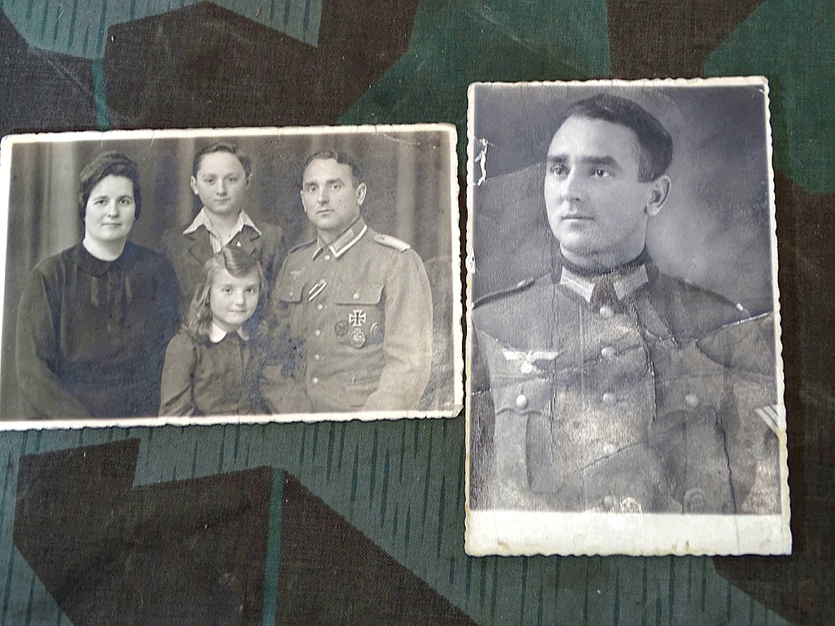 2 Portraitfotos Uffz Heer, Panzerkpf Abz, EK1+2, Verw. Abz, DRL Sportabz.  Tropen Schulterklappen.