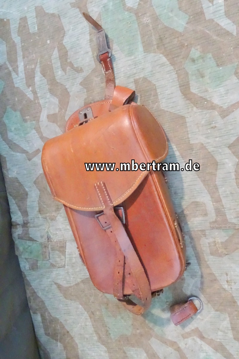Wehrmacht Kavallerie Packtasche 34, rechte Seite, Reiter Gepäck,  Hst." lhl 4"( 1944) WaA