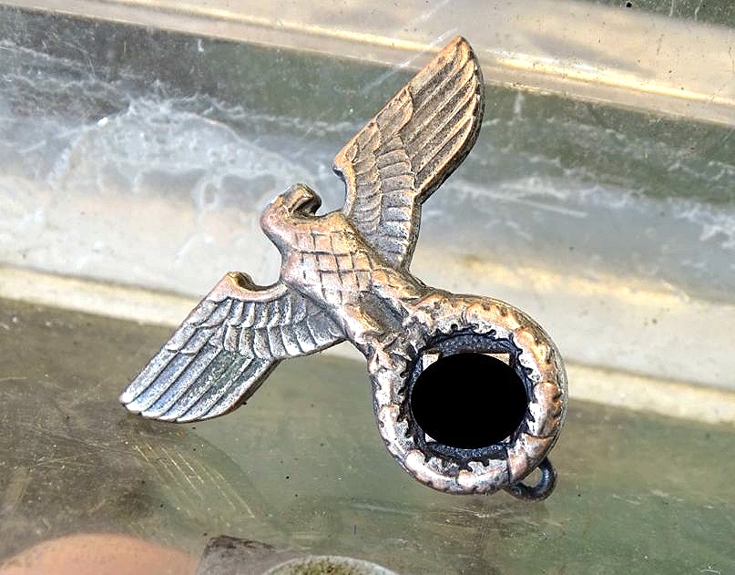Anstecknadel Hoheitsabzeichen für NSDAP Amtsträger an Nadel RZM M1/72 Guter Zustand.